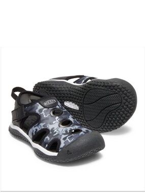 Keen camo sandals